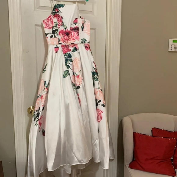 Prom Dress - Picture 2 of 5